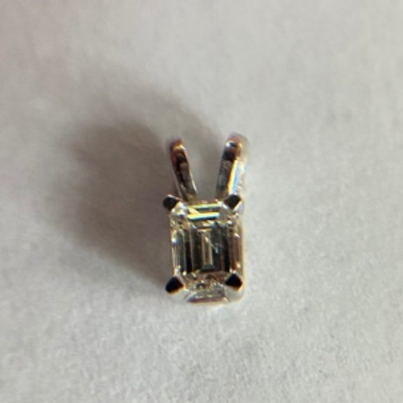1/5 CT Emerald Cut Diamond Solitaire Pendant 14K. - Picture 1 of 12